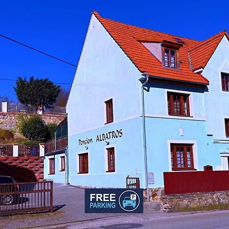 Albatros Guest house *